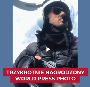 <strong>KACPER KOWALSKI</strong><br><small>fotograf, właściciel galerii sztuki</small>